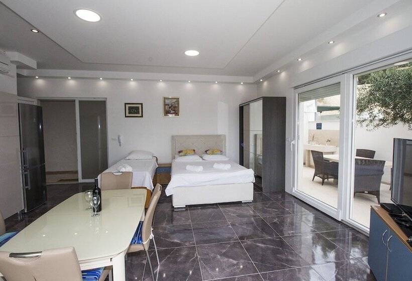 Luxury Apartment Ina