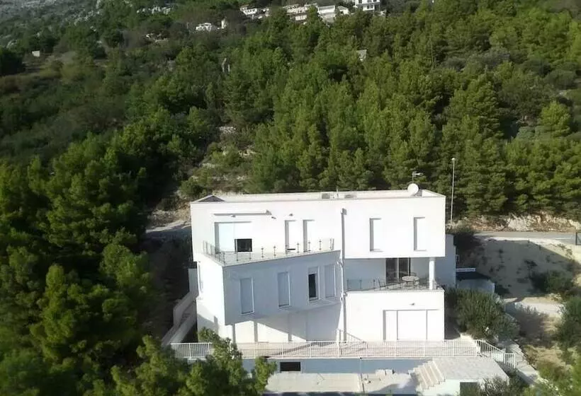 Luxury Apartment Ina