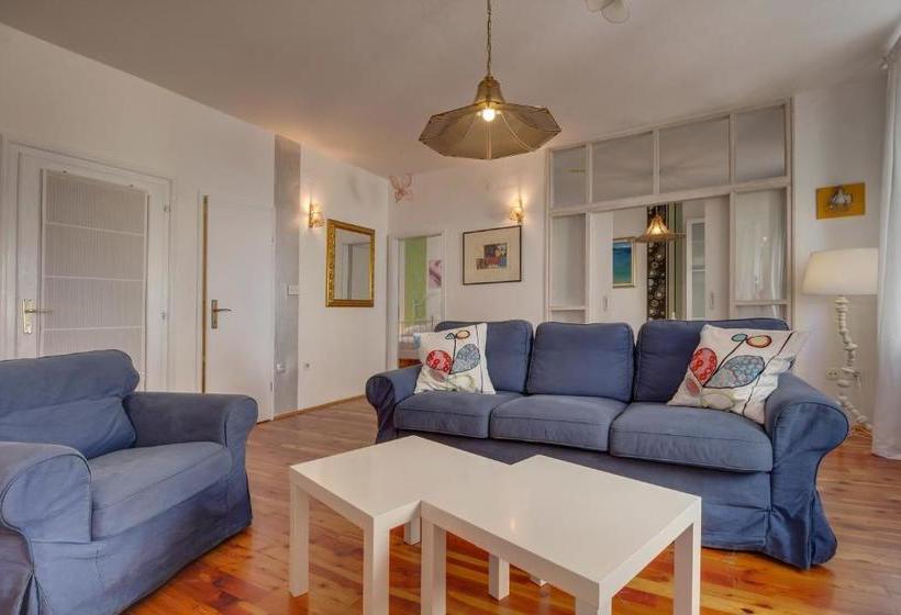 Apartments Mandarina