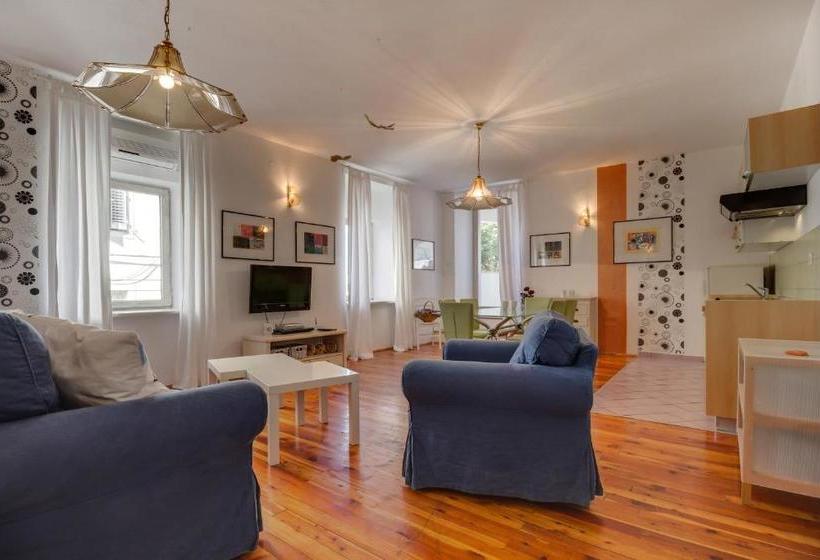 Apartments Mandarina