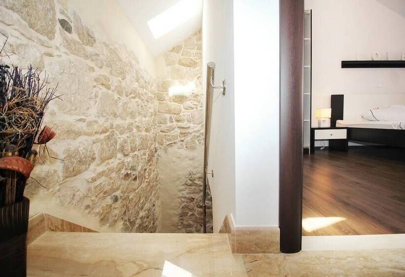 Marineta Focus Luxury Apartment