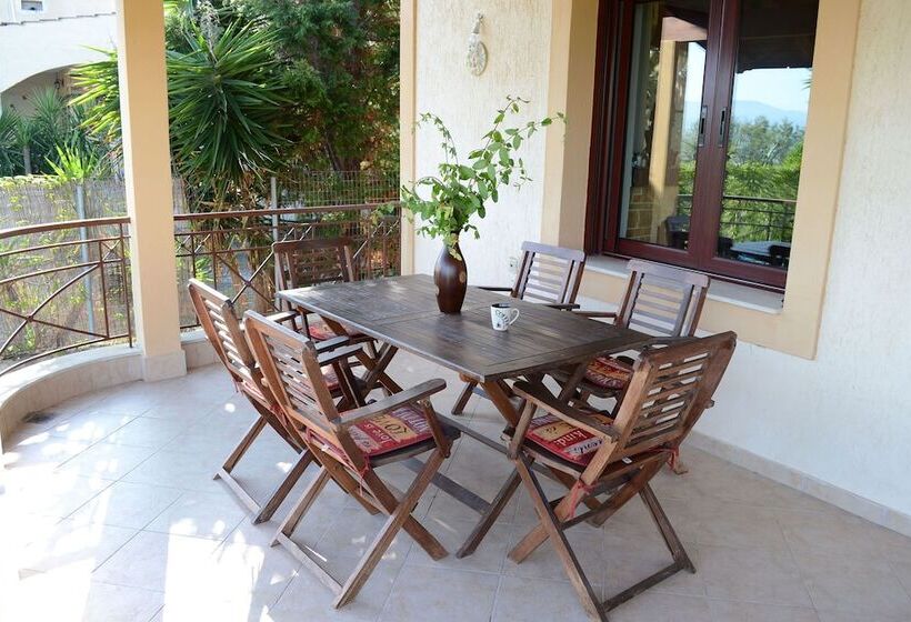 Villa Bella Loukisia