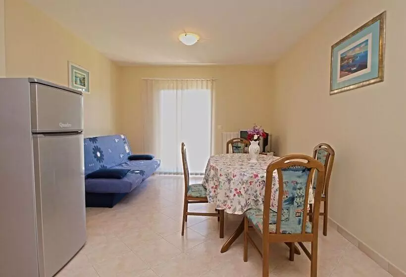 Apartment 1094