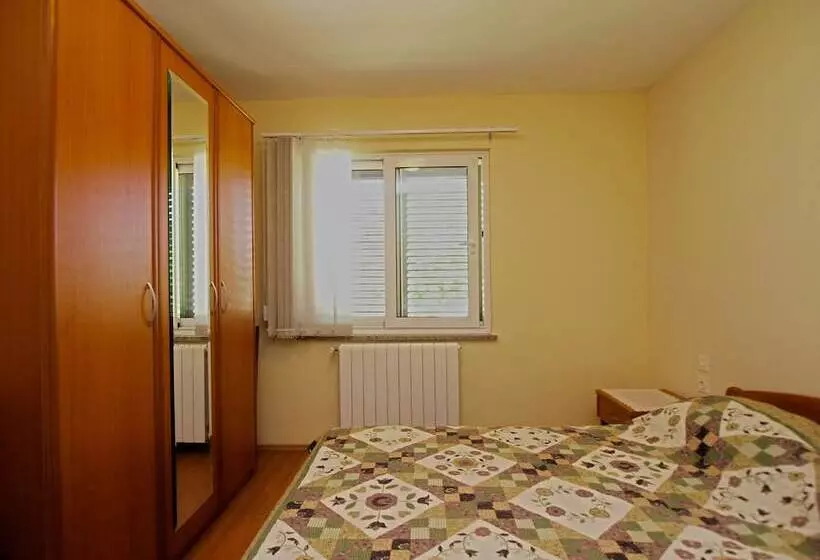 Apartment 1094