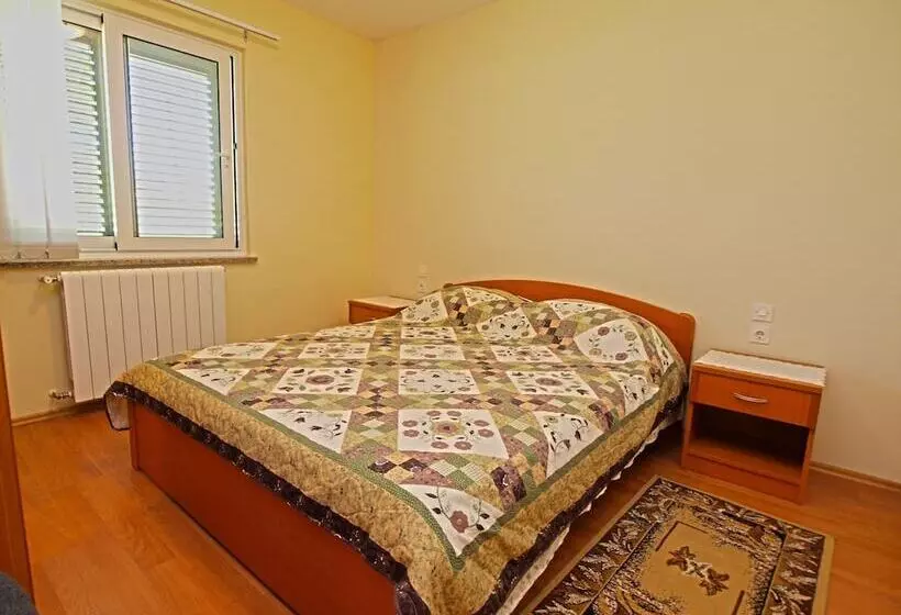 Apartment 1094