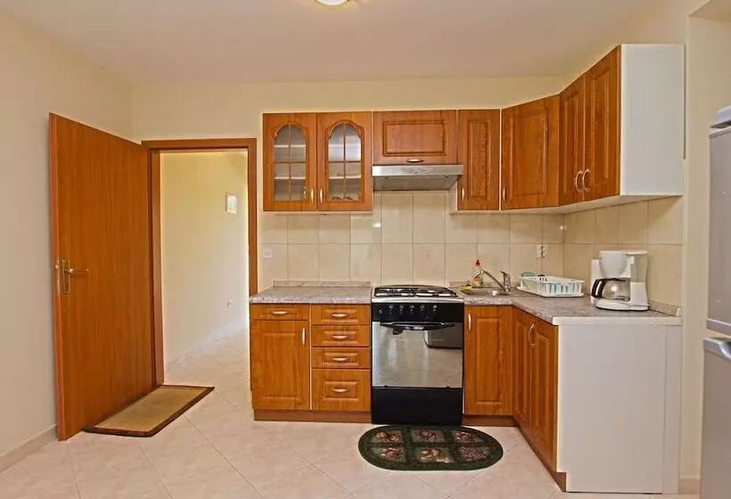 Apartment 1094