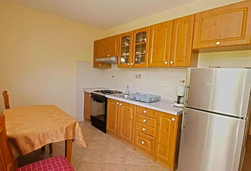 Apartment 1094