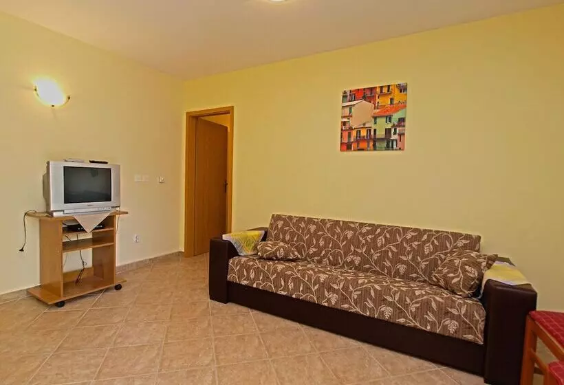 Apartment 1094