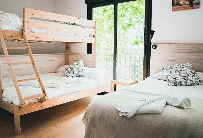Aamiaismajoitus (B&B) Latas Surf Lodge
