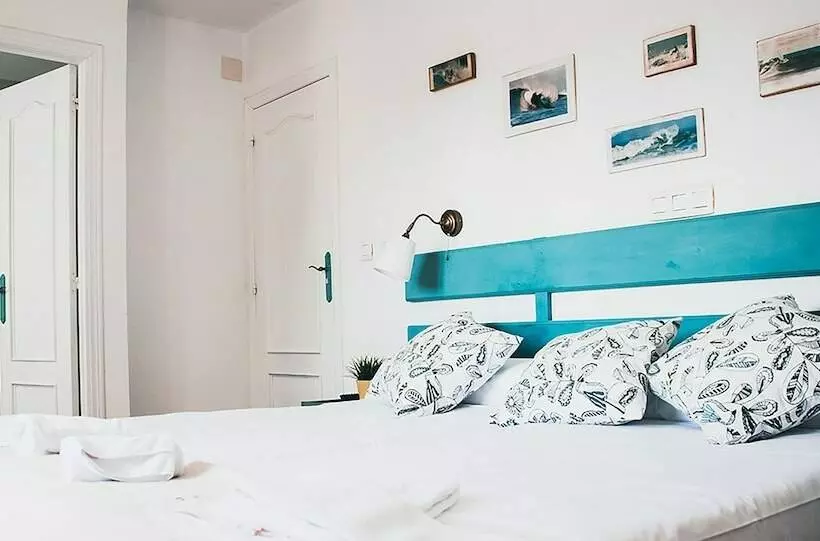 Aamiaismajoitus (B&B) Latas Surf Lodge