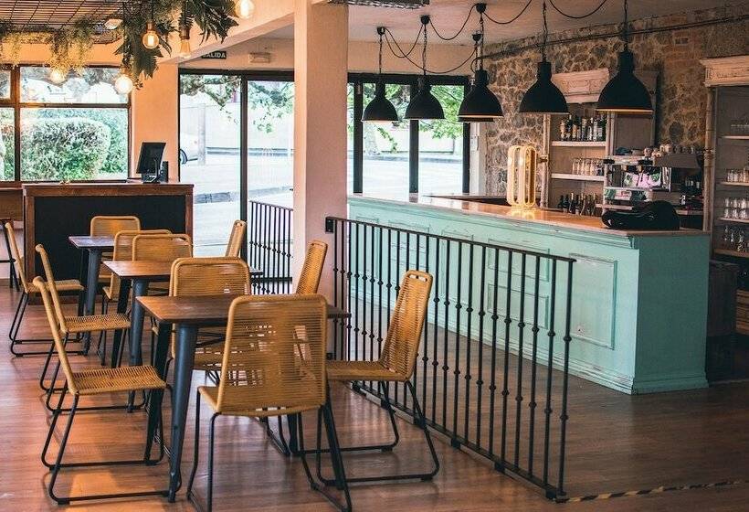 צימר Latas Surf Lodge