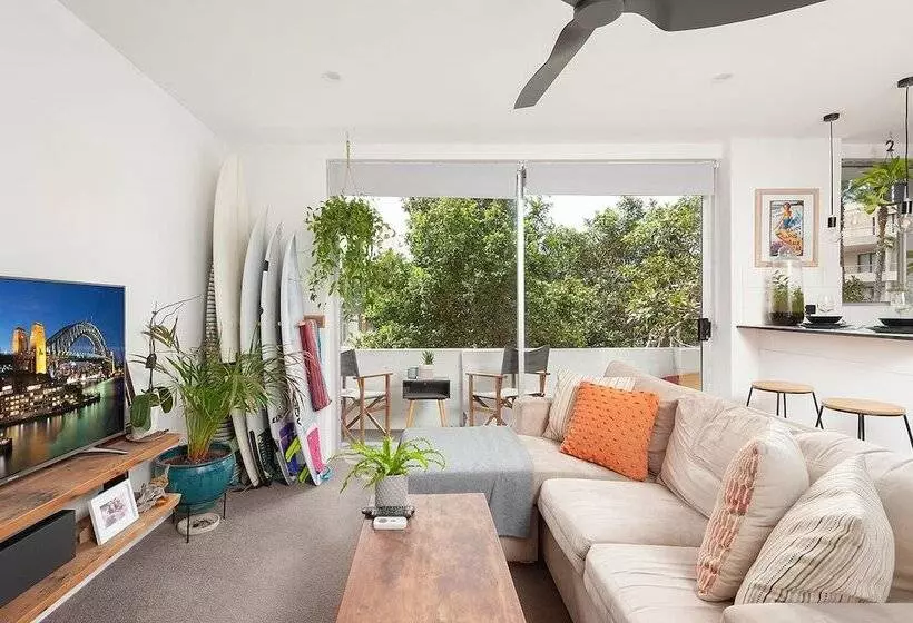Surf Side Oasis With Balcony Near Beach