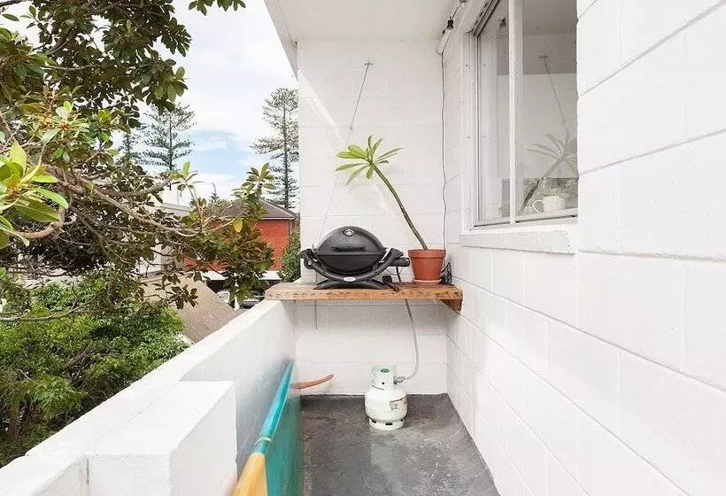 Surf Side Oasis With Balcony Near Beach