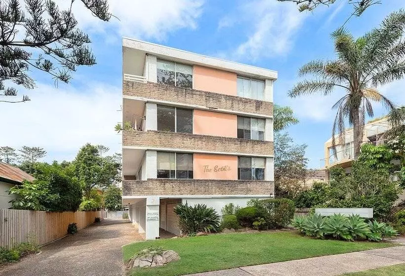 Surf Side Oasis With Balcony Near Beach