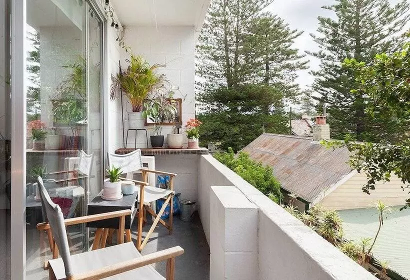 Surf Side Oasis With Balcony Near Beach