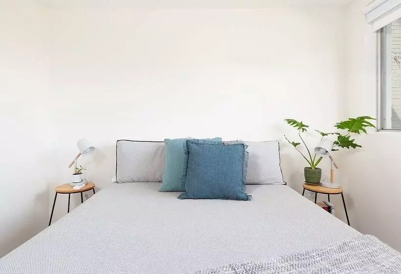 Surf Side Oasis With Balcony Near Beach