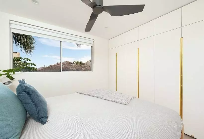 Surf Side Oasis With Balcony Near Beach