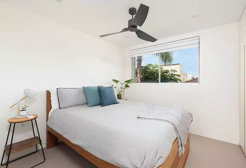 Surf Side Oasis With Balcony Near Beach