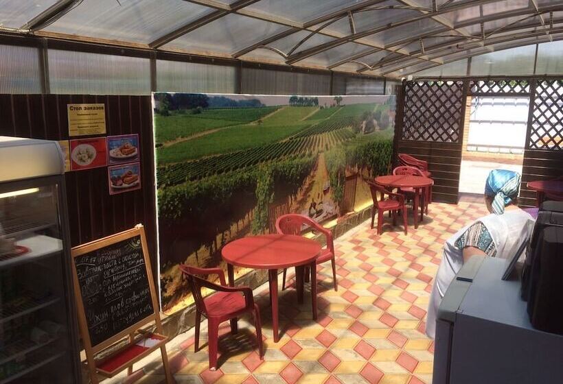 تختخواب و صبحانه Magadan & Spa