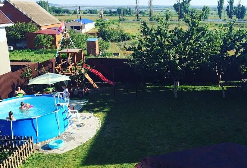 تختخواب و صبحانه Magadan & Spa