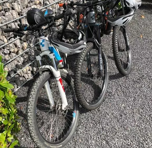 Ferienwohnung Schlossblick   4 Sterne Sauna Pool Whirlpool Privat