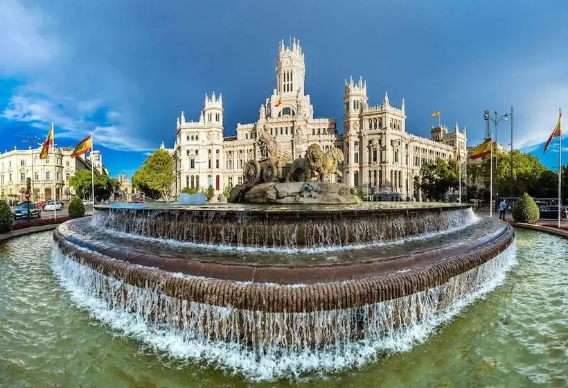 Reina Victoria Apartments & Suite