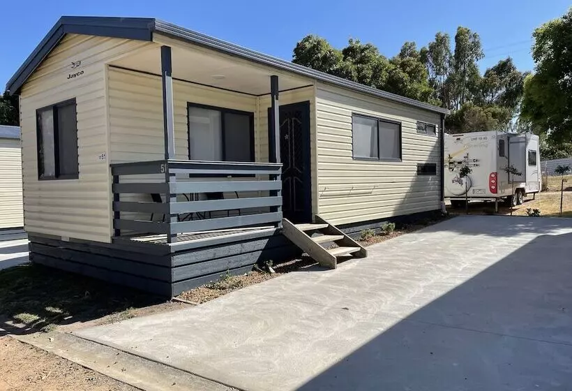 Hotelli Acacia Caravan Park & Holiday Units