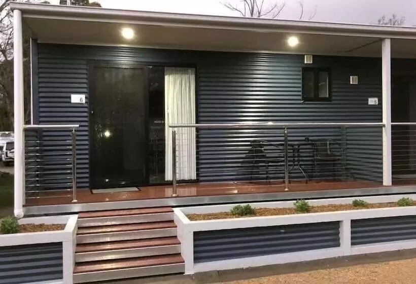 Hotelli Acacia Caravan Park & Holiday Units