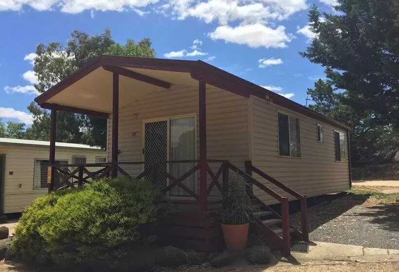 Hotelli Acacia Caravan Park & Holiday Units