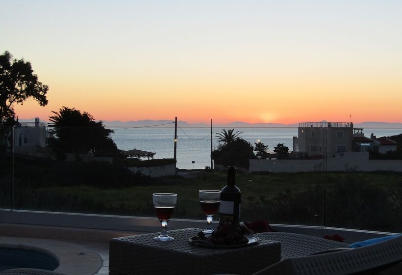 Luxurious Villa Solaris Next To The Beach