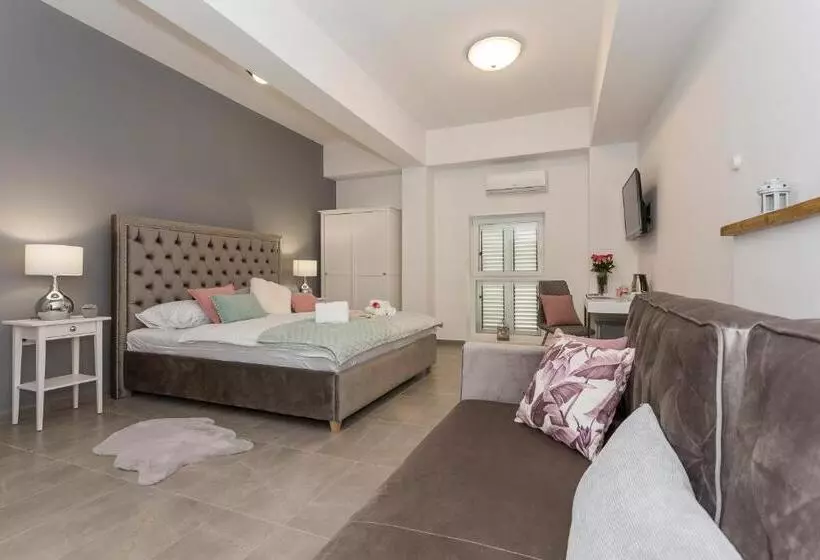 ペンション Luxury Rooms Saint Jacob