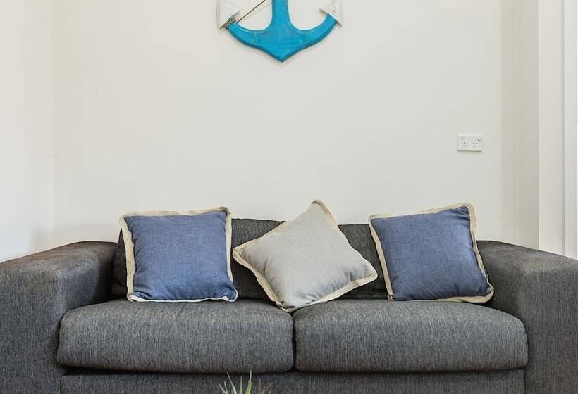 Ej Homes At The Entrance