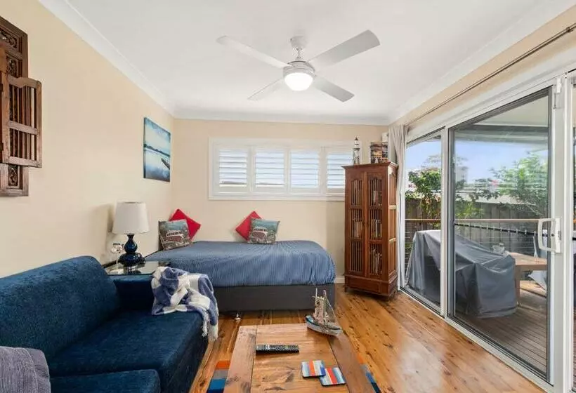 Jacaranda Cottage 5a Nelson Street