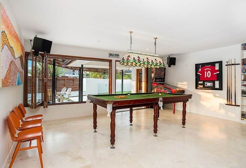 Your Luxury Escape   Onecoral