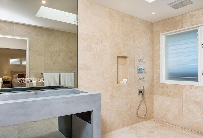 Your Luxury Escape   Onecoral