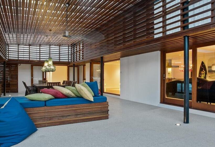 Your Luxury Escape   Onecoral