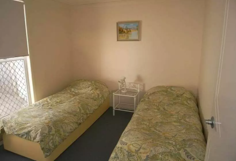 Clovelly Beach Townhouse