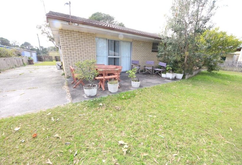 Stouty S At Hat Head No Sheets Or Towels Provided