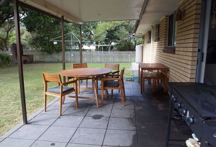 Stouty S At Hat Head No Sheets Or Towels Provided