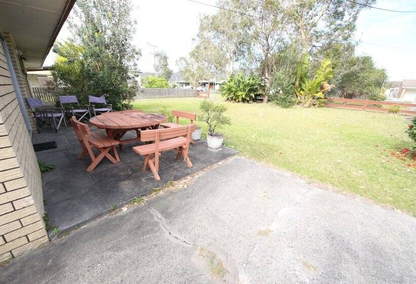 Stouty S At Hat Head No Sheets Or Towels Provided