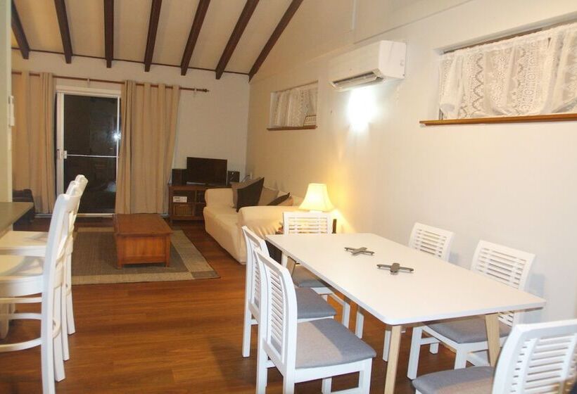 Stouty S At Hat Head No Sheets Or Towels Provided