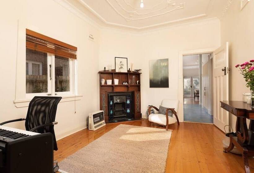 Wonderful Family Home H406