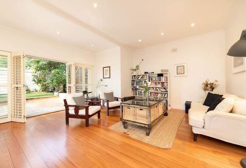 Wonderful Family Home H406