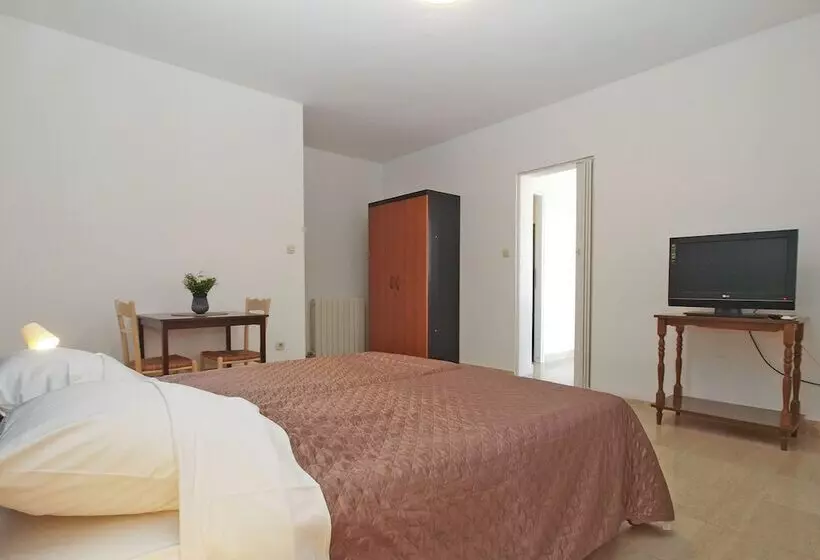 Apartments Grace 718