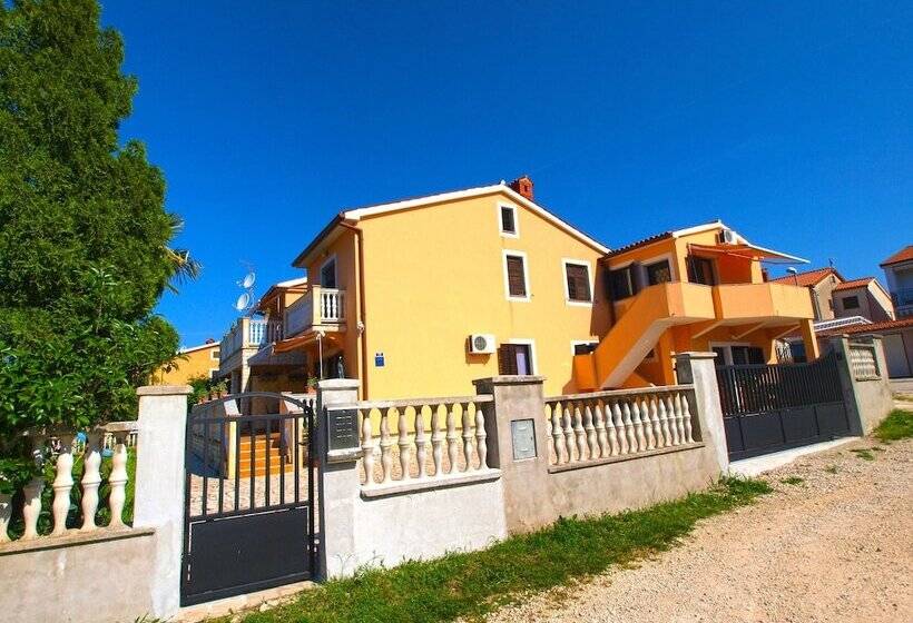 Apartments Zdravko 768