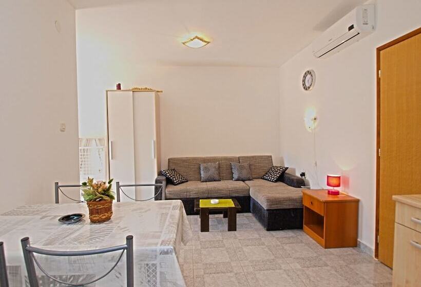 Apartments Zdravko 768