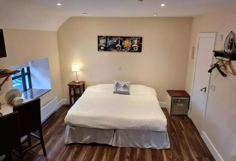 Majatalo Ridge Rock Accommodation