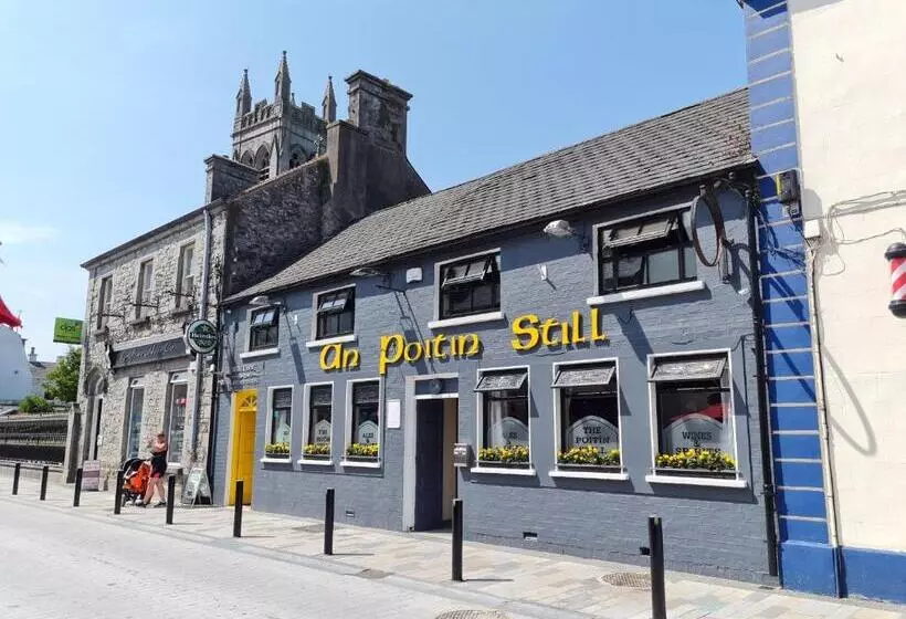 Majatalo Ridge Rock Accommodation