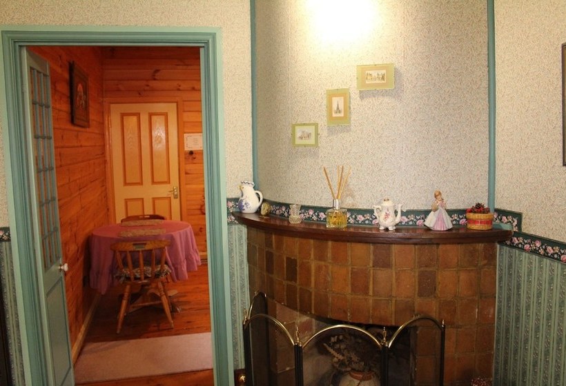 Ambrose Cottage Front Apt