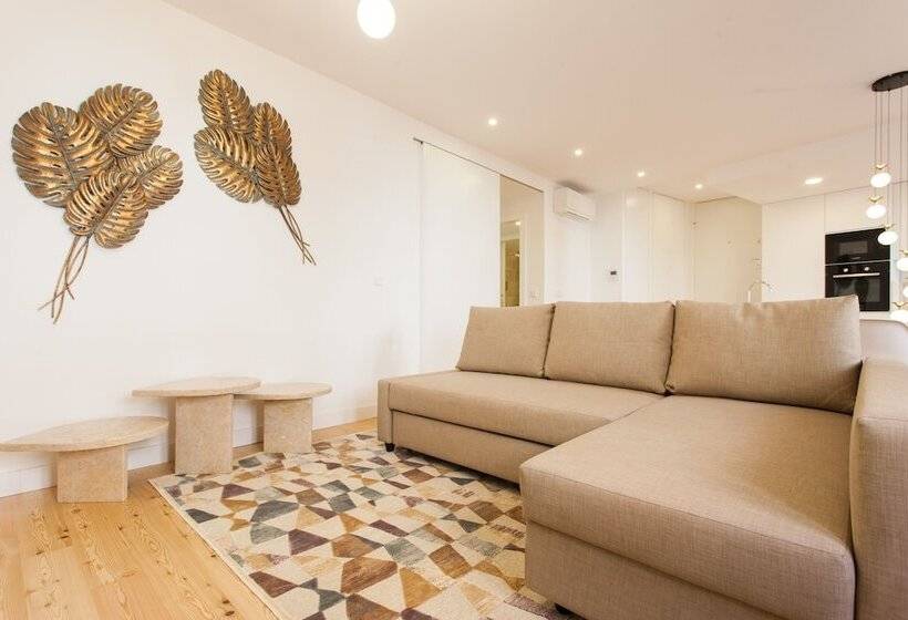 Mouraria Blue Three Bedroom Apartment W/ Parking By Lu Holidays